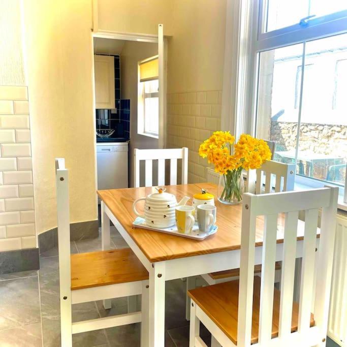 Holiday home Coastal Walks, Log Burner & Hot Tub